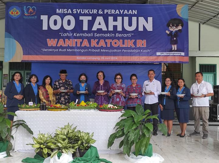 Patriana Prabandari Ajak Seluruh Wanita Katolik RI Membangun Budi Pekerti Luhur dan Kasih Saat Perayaan 1 Abad Wanita Katolik RI di Area SMA Xaverius